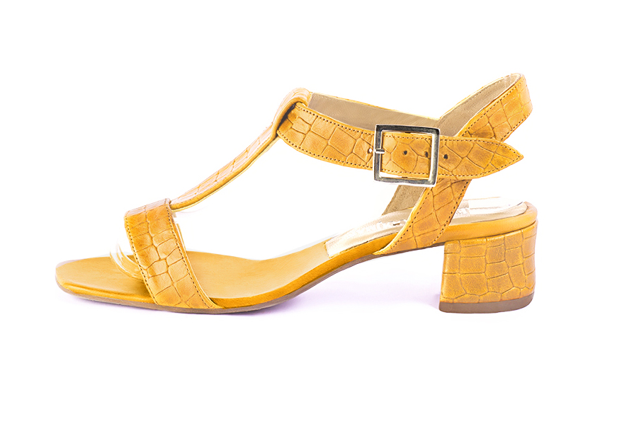 Mustard yellow elegant fully open sandals with instep strap. Square toe. Low flare heels. - Florence KOOIJMAN